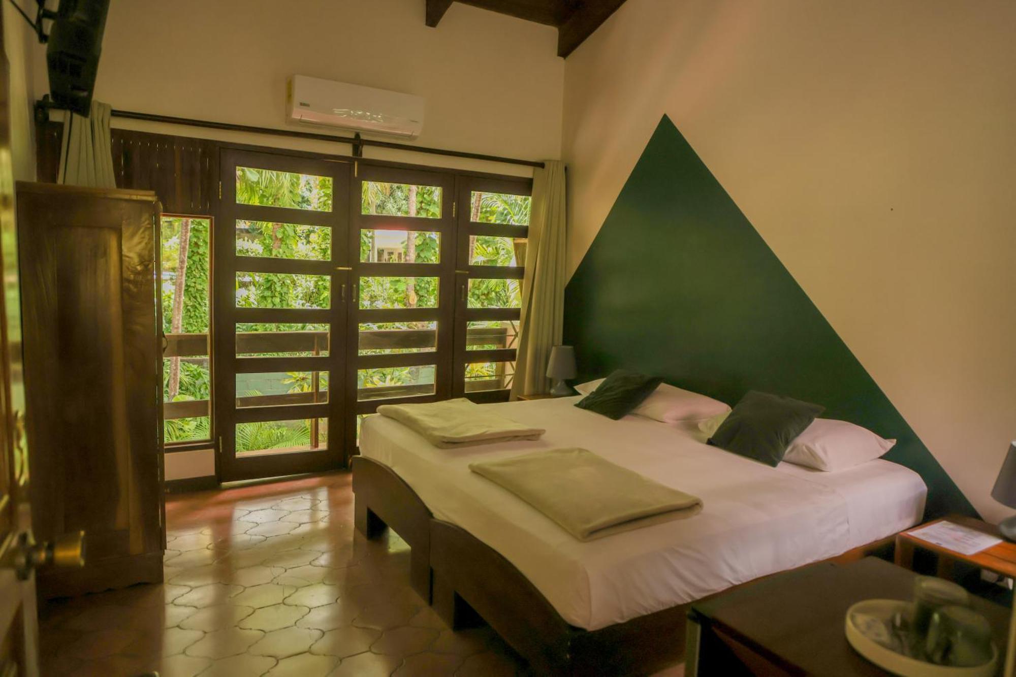 Hotel Del Sol 3*